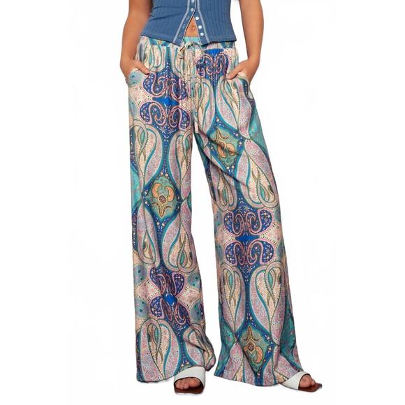 Urban Daizy Repose Wide Leg Pants in Black